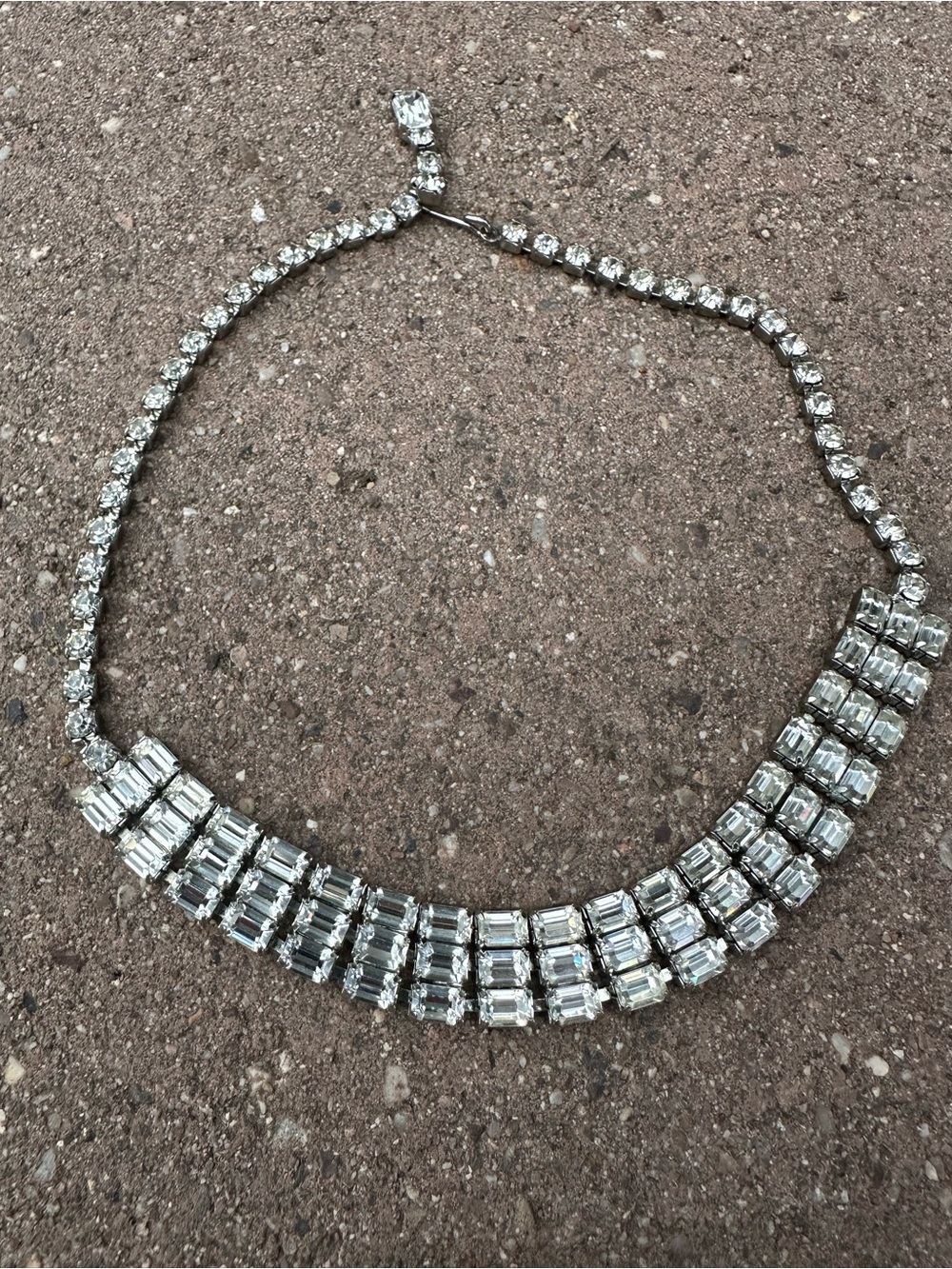 Weiss rhinestone choker